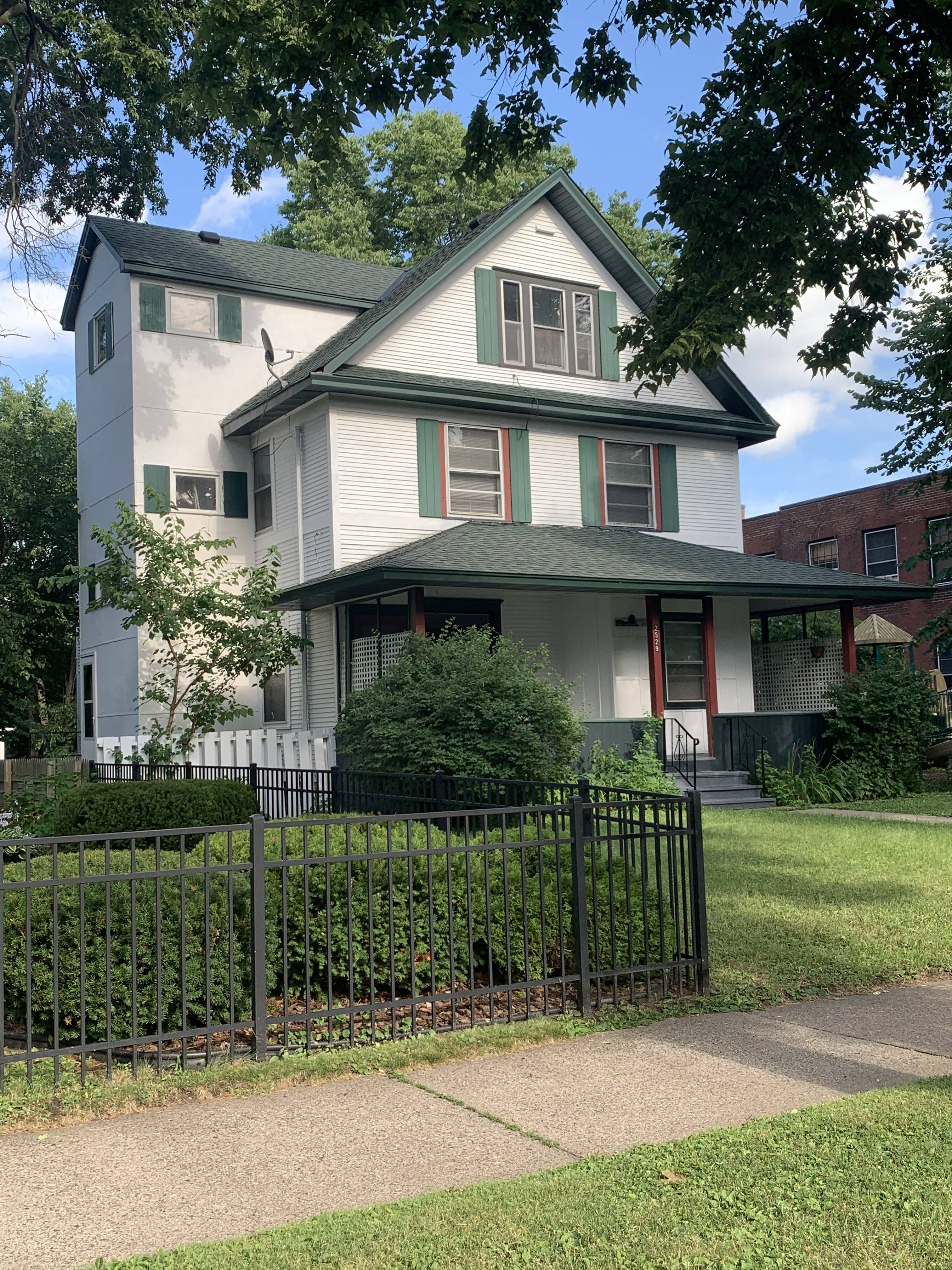 2529 Pleasant Avenue – photo 1