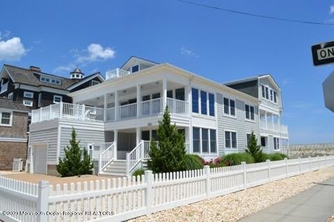 2 Bridge Avenue – photo 2