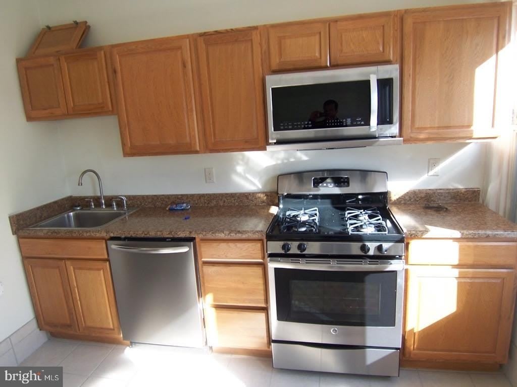 133 JAMESTOWN STREET – photo 5