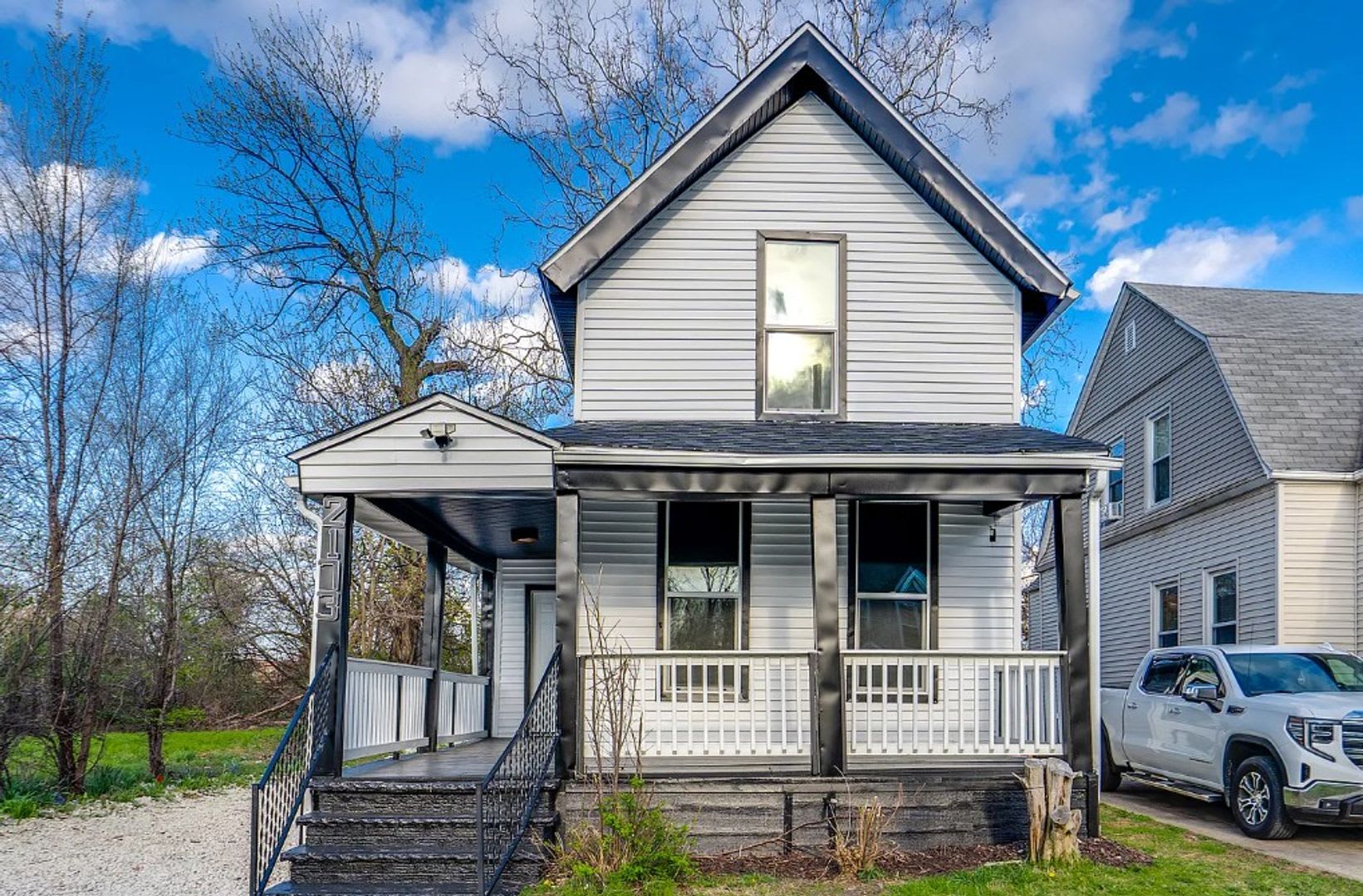 Newly Remodeled Four Bedroom – photo 2
