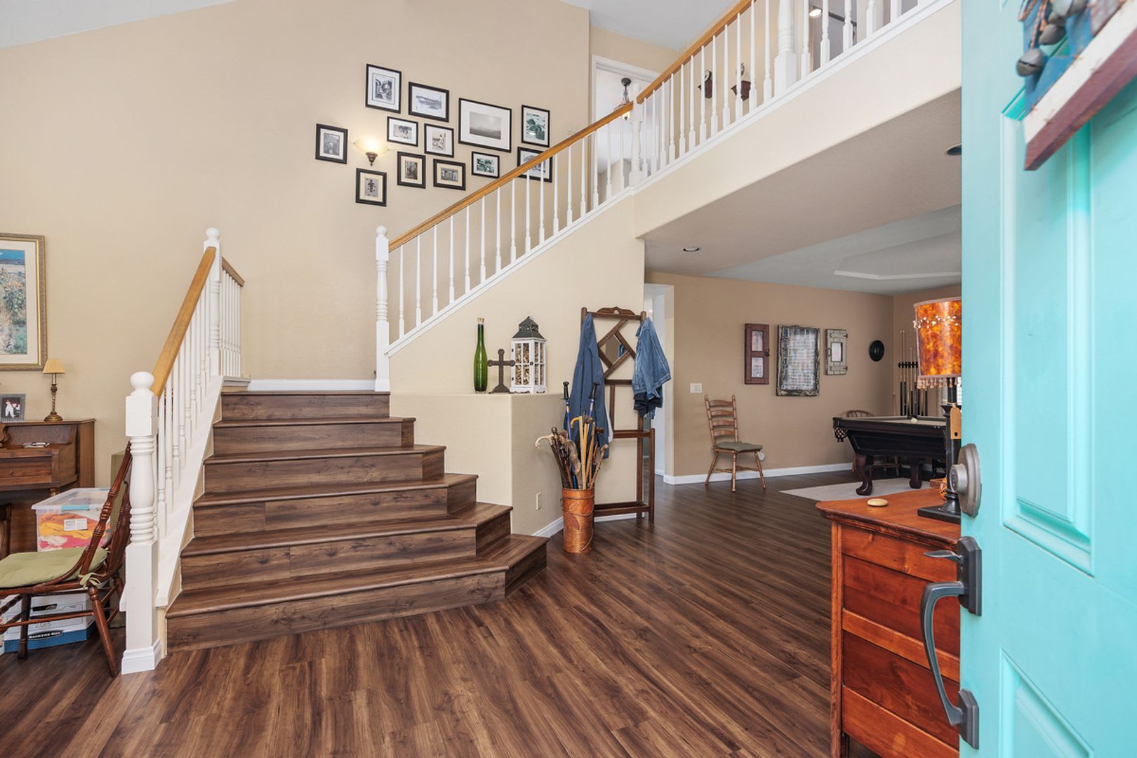 4 bed 2.5 bath Single Family House with 2 car garage – photo 2