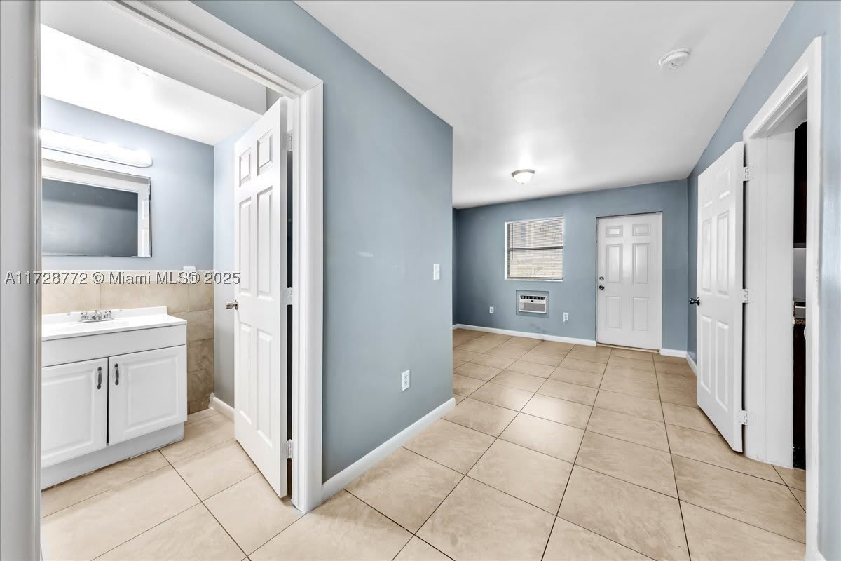 365 NW 8th St – photo 3