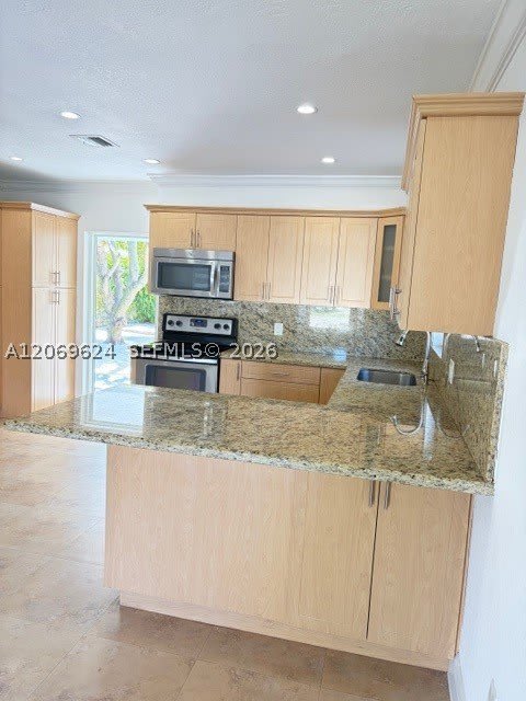 3660 NW 15th St – photo 4