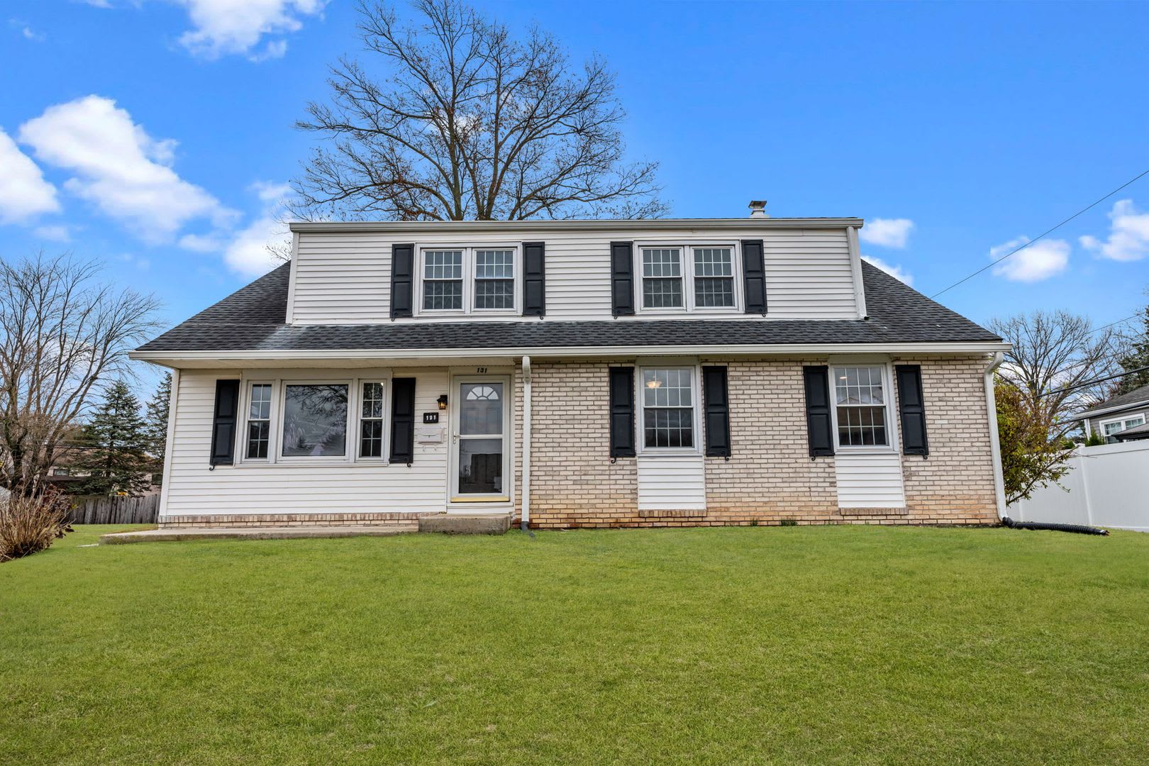 Updated 5 bed 2.5 bath Single Home available Oct 1 in Warminster – photo 1