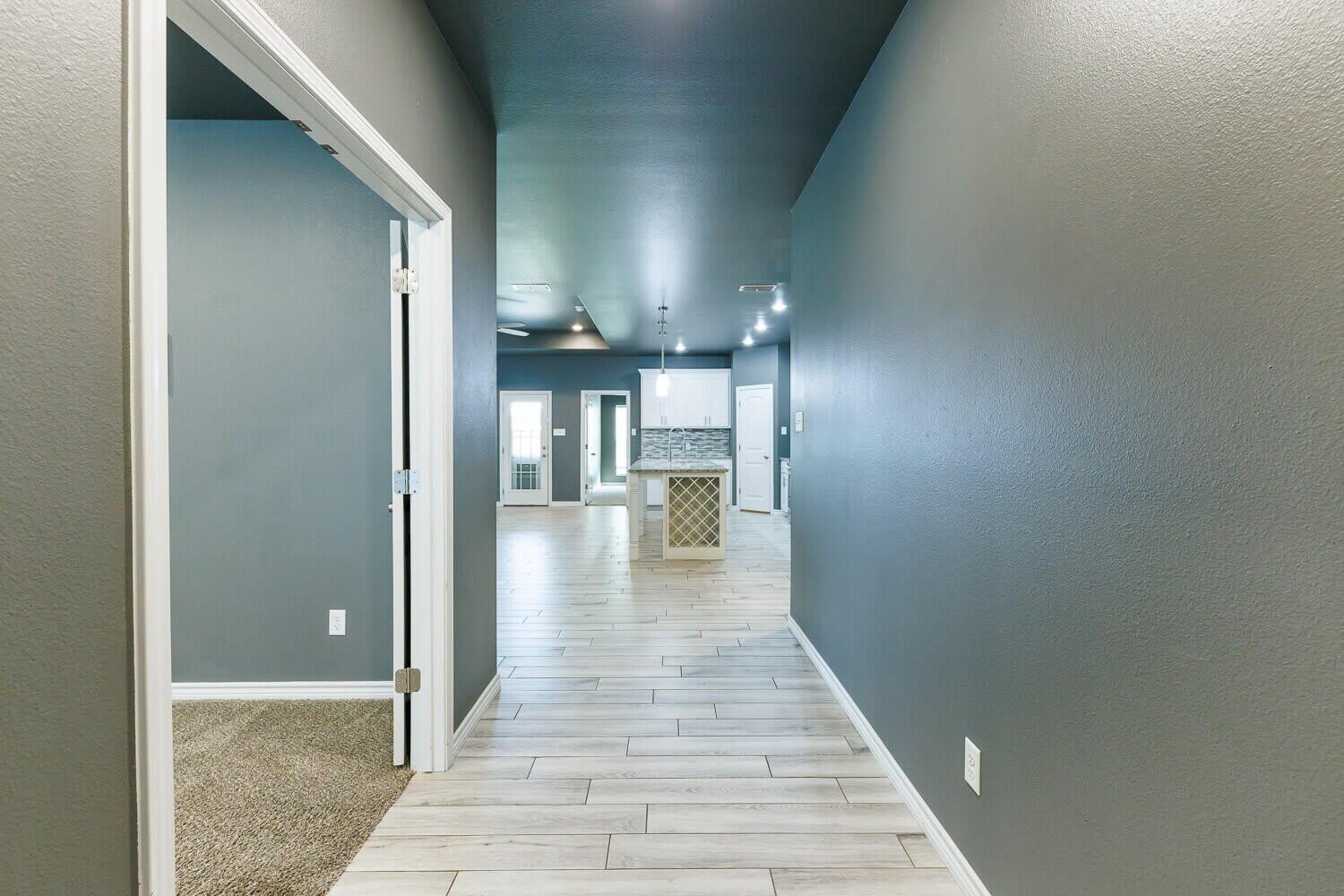 10301 Avenue W – photo 4