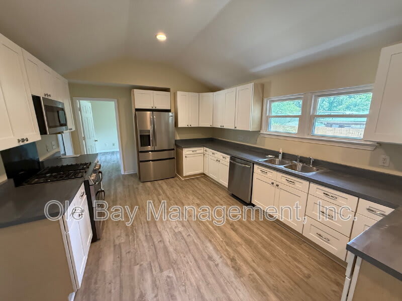 5011 Highcrest Drive – photo 4