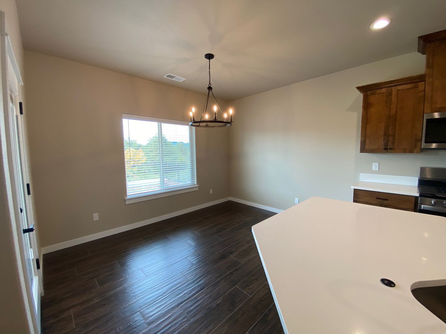 Beautiful Brand New Home In Sutherlin – photo 4