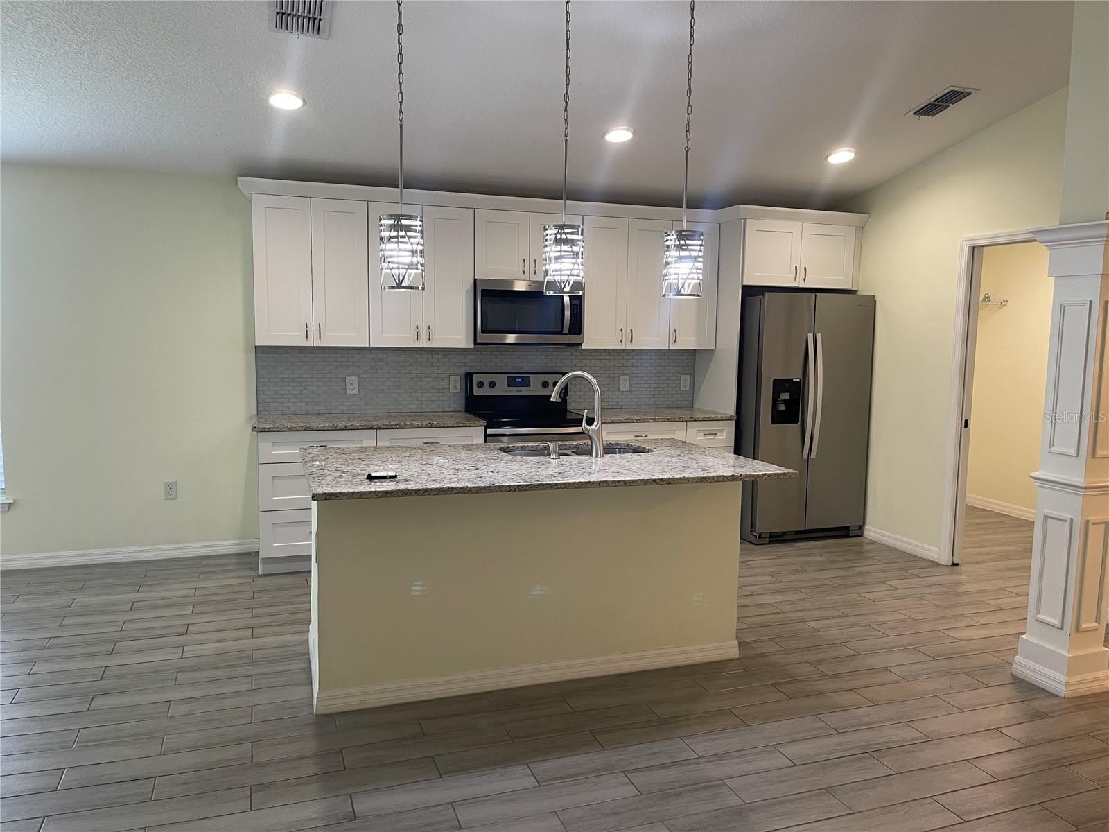 208 MISSOURI Avenue – photo 2