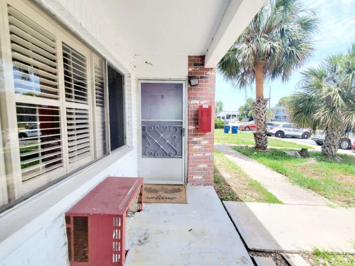 2344 Shelley St Apt 8 – photo 2