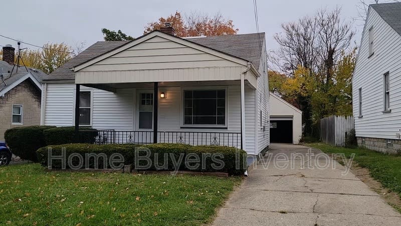 236 Hilton Ave – photo 1