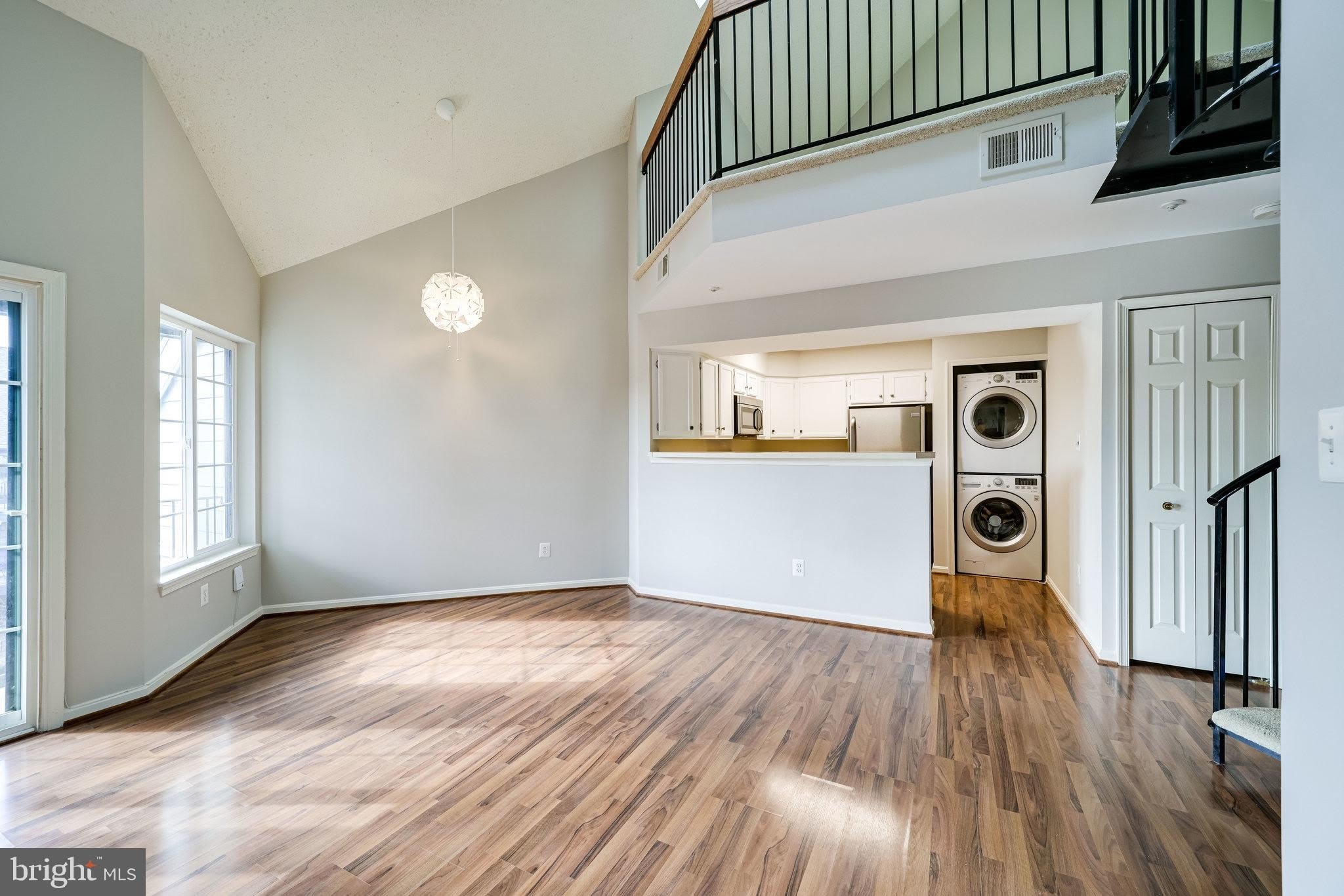 7012 IRWELL Lane – photo 3