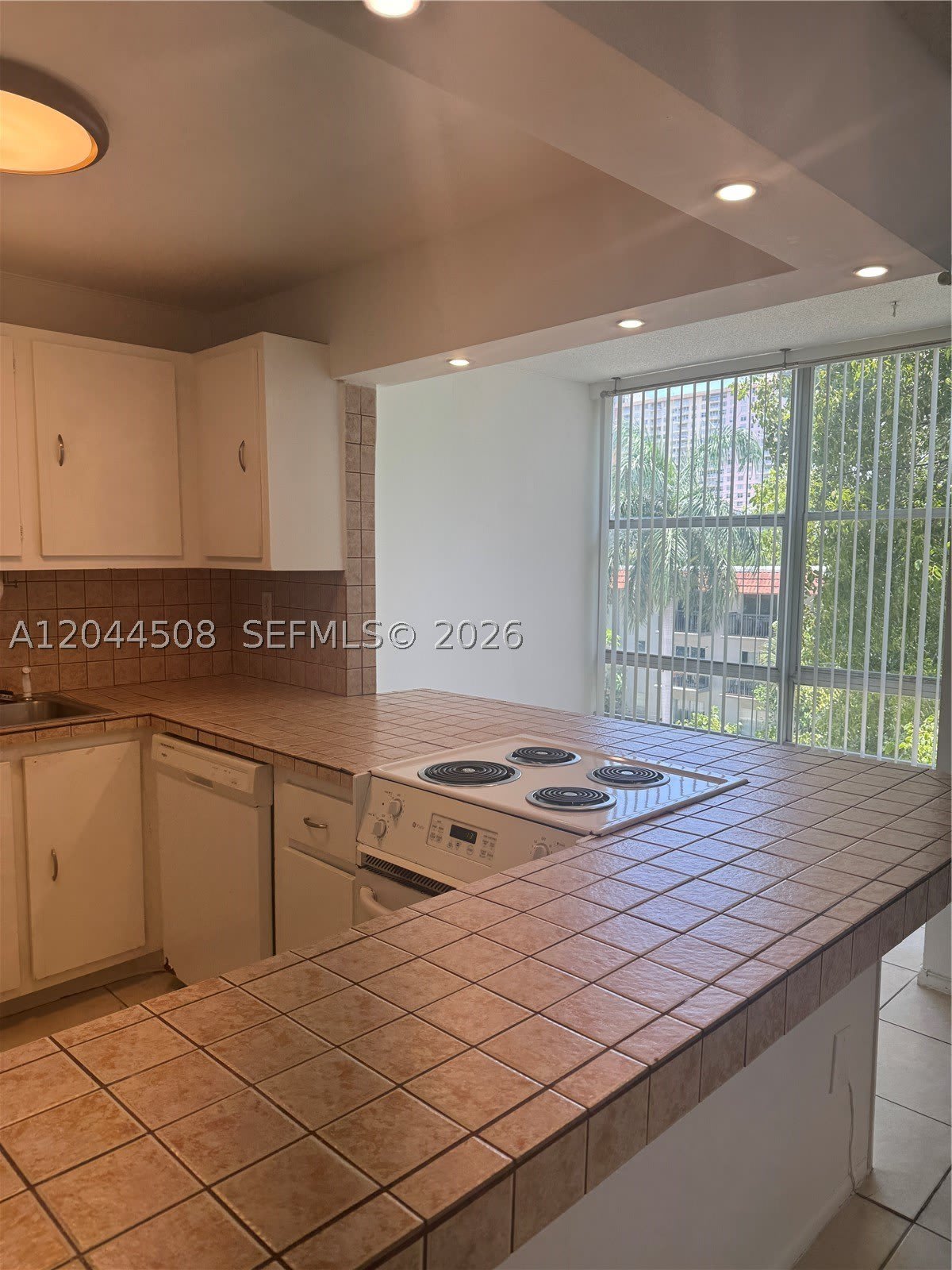 210 172nd St – photo 2
