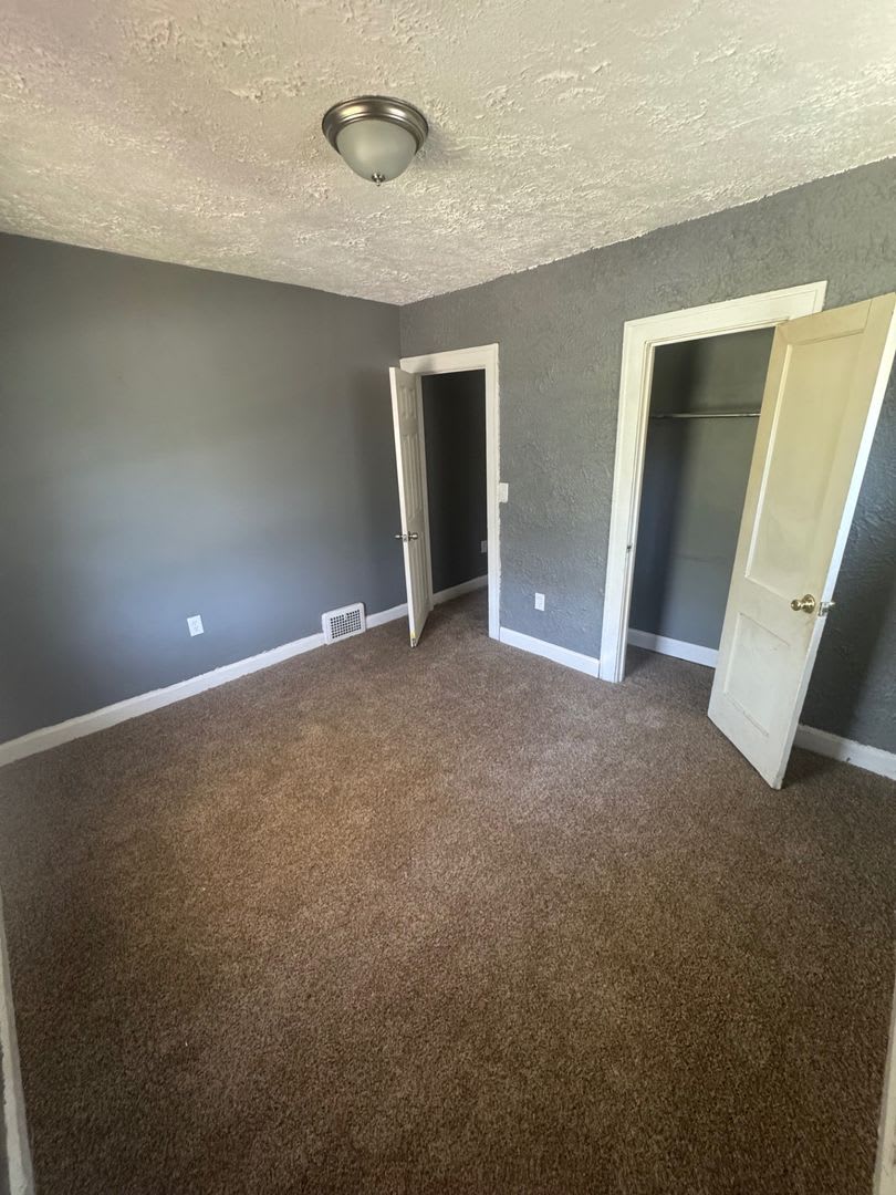 11115 Notre Dame Ave – photo 5