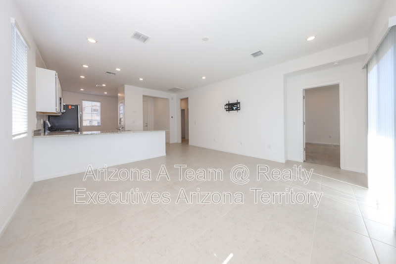 17581 South Desert Barberry Drive – photo 5