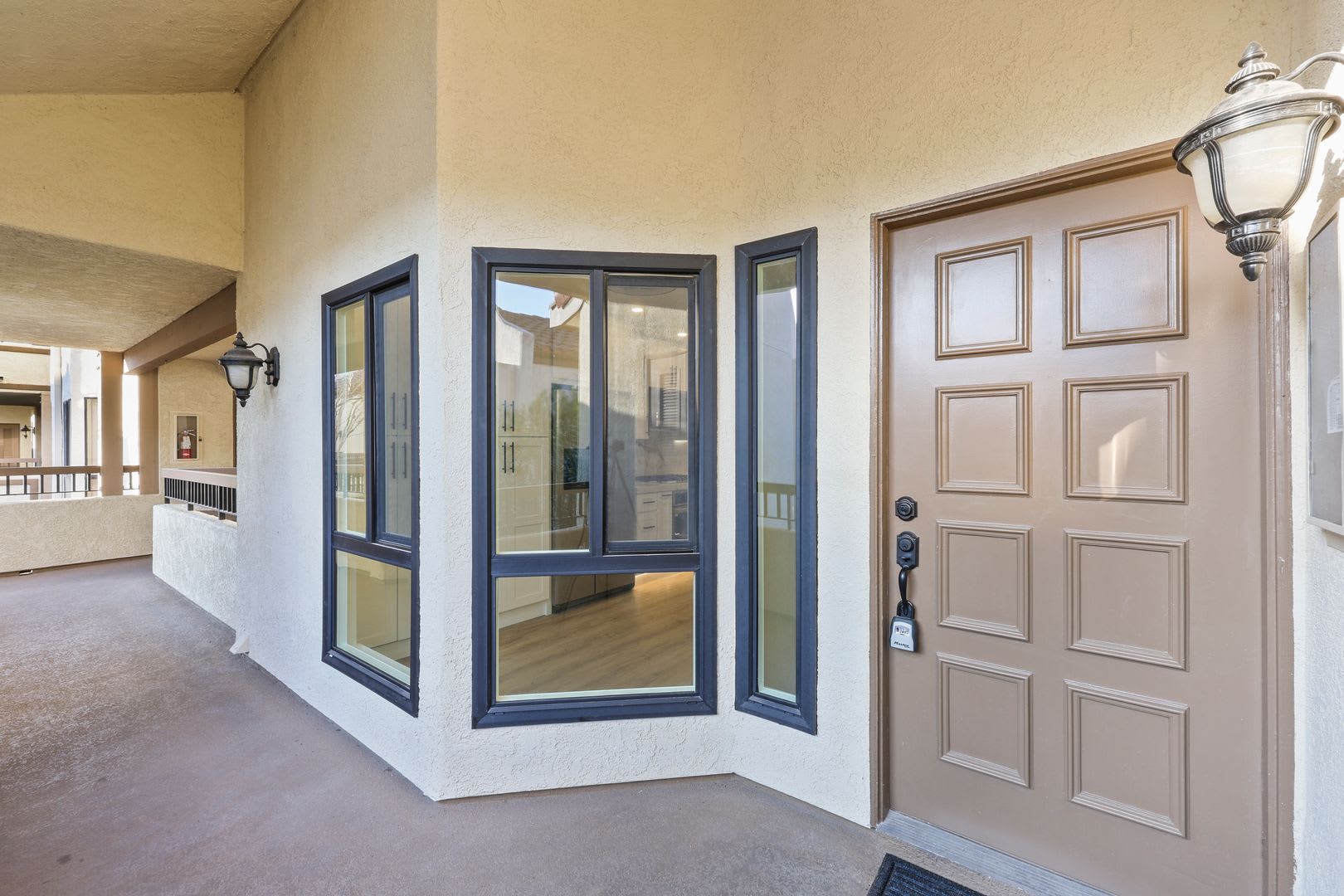 Finisterra On The Lake Remodeled 3 Bedroom With Loft 2 Bath 2 Two Story Condo With Step Down Living Room – photo 4