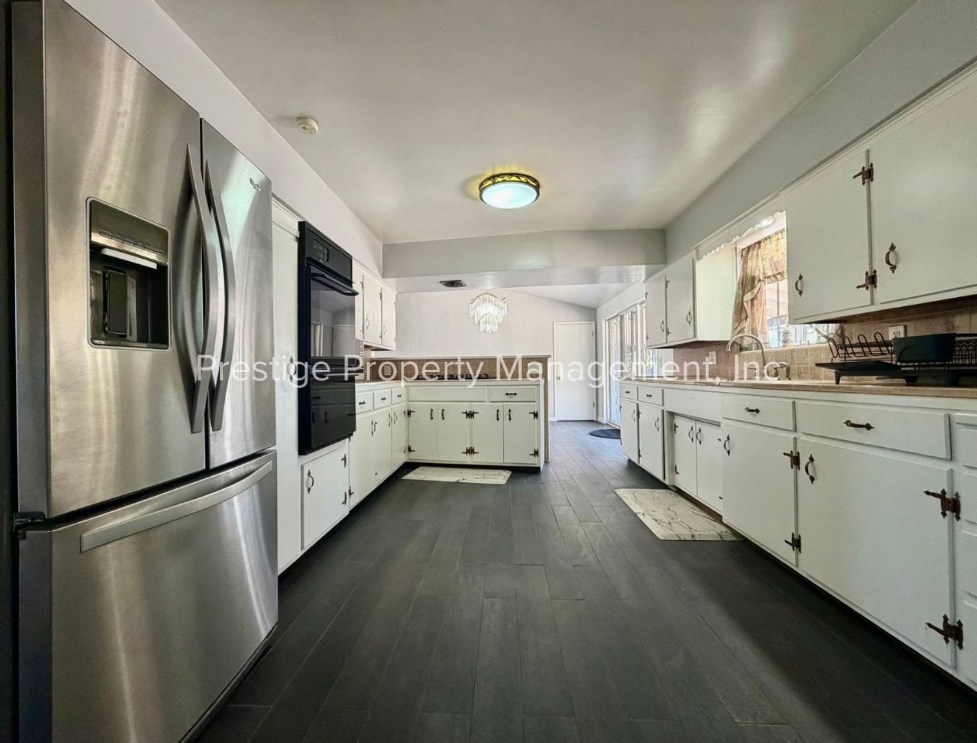 3 Bed 2 Bath Beauty Close To Ua – photo 4