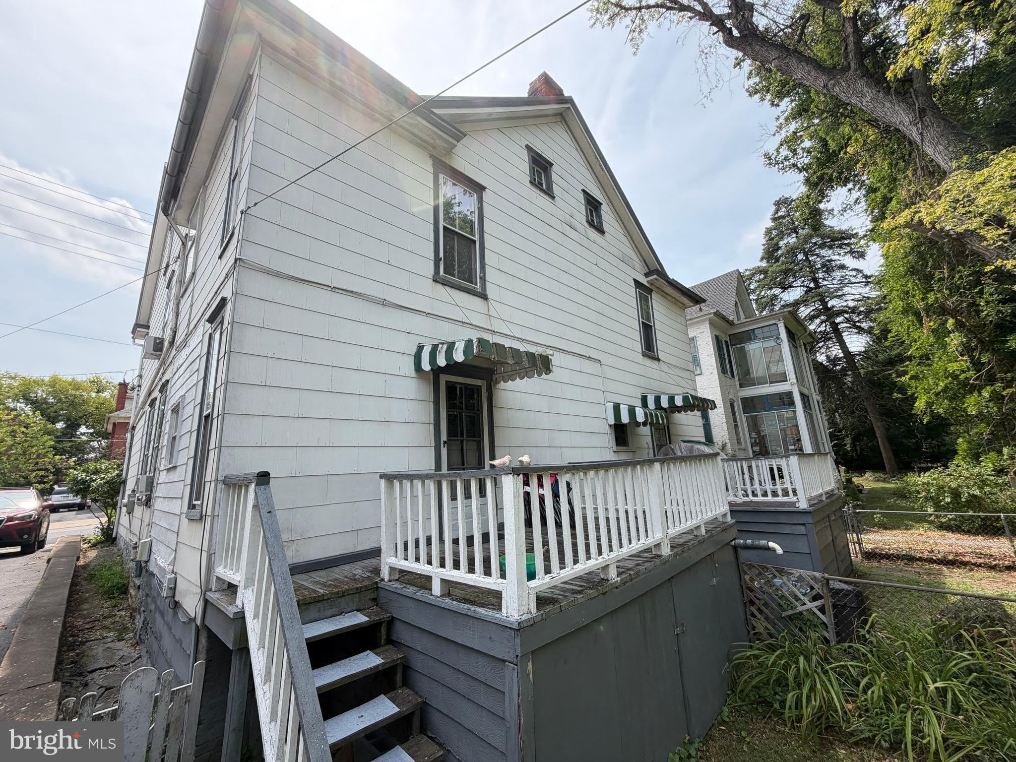 508 W BURKE Street – photo 3