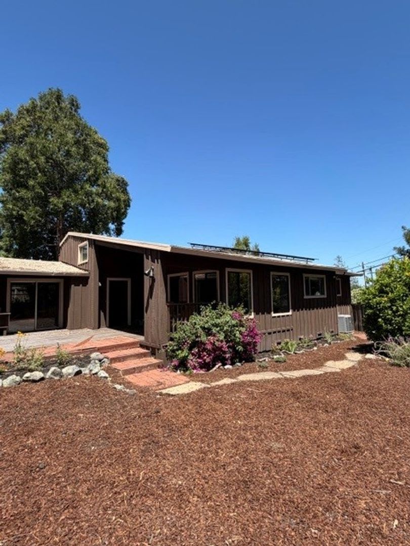 Emerald Hills Retreat 4Br 3Ba Private Adu On Expansive Grounds – photo 3