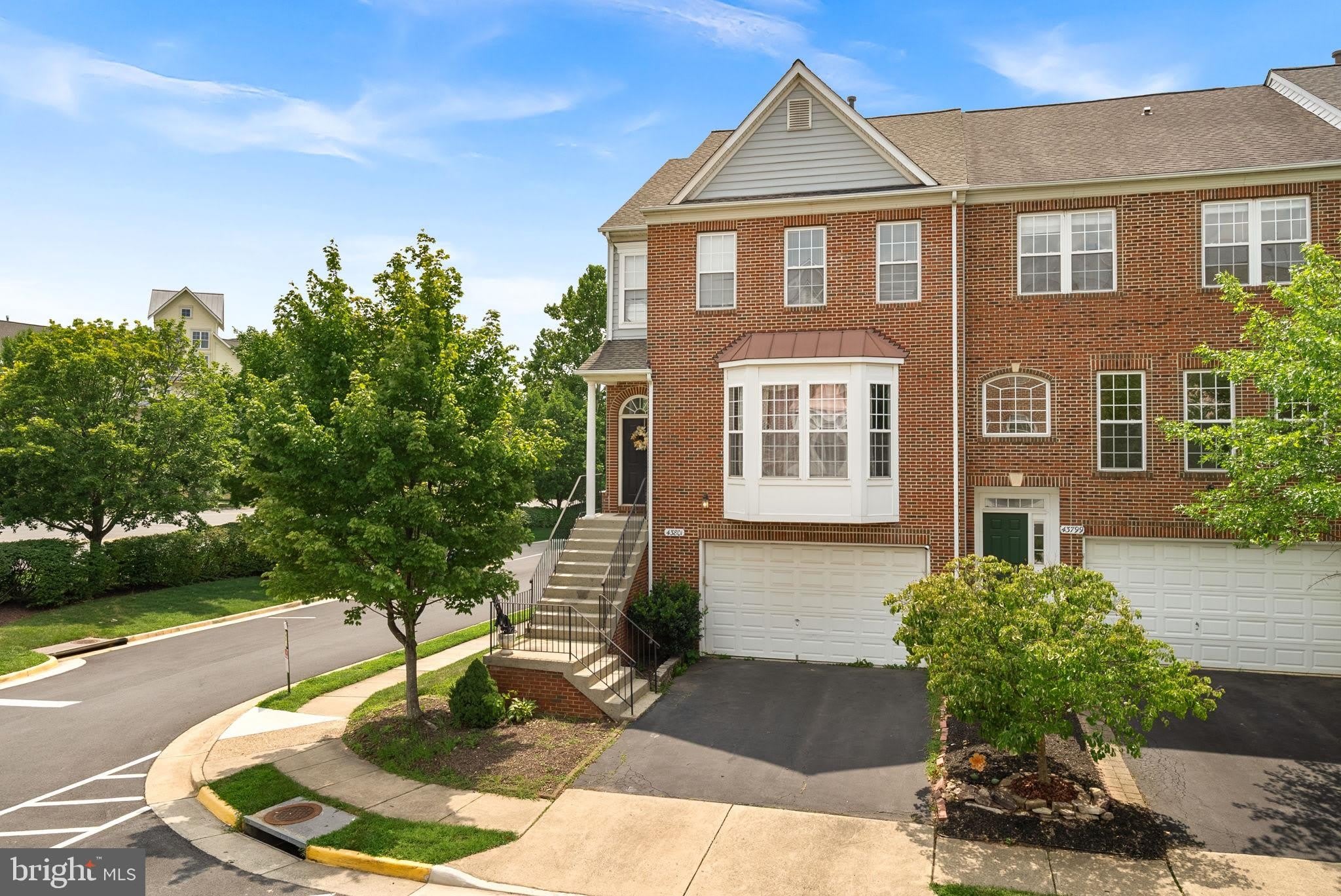 43801 MAISON BLANC Square – photo 3