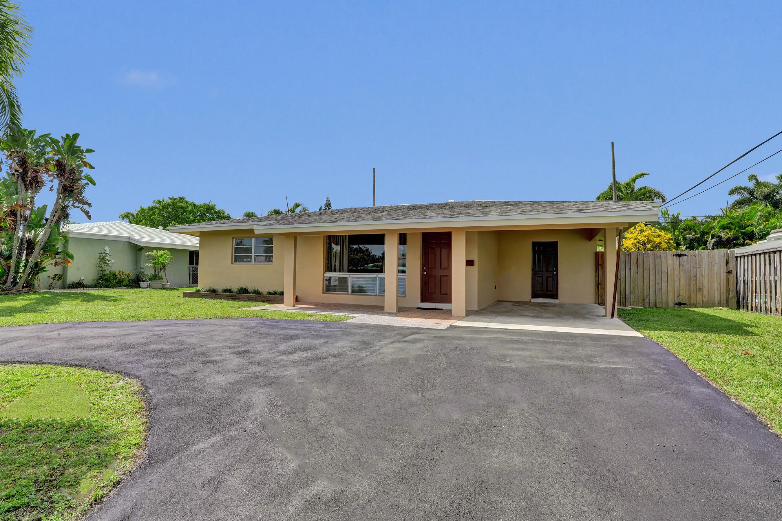 500 SE 4TH Court – photo 1