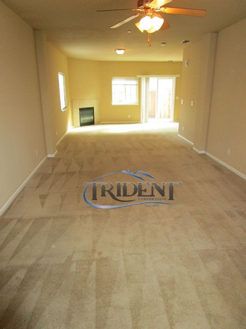4 bedroom, 3 1/2 bath townhouse – photo 3