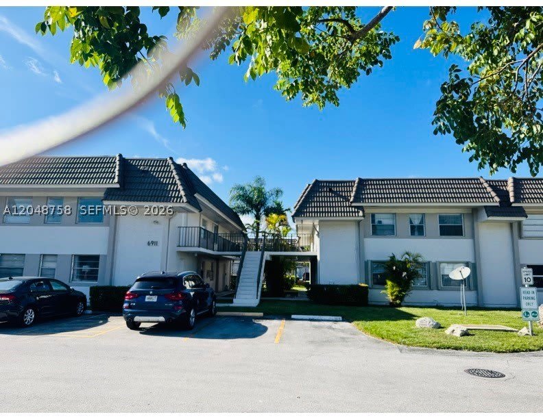 6901 SW 129th Ave – photo 2