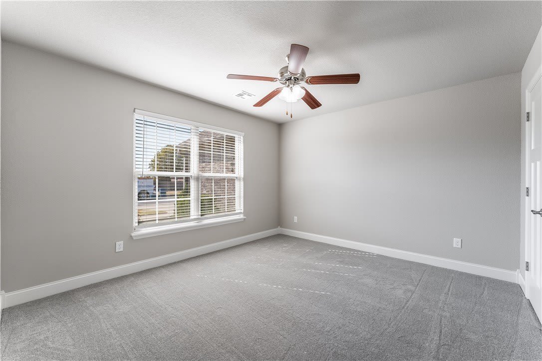 2220 Hunter Drive – photo 2