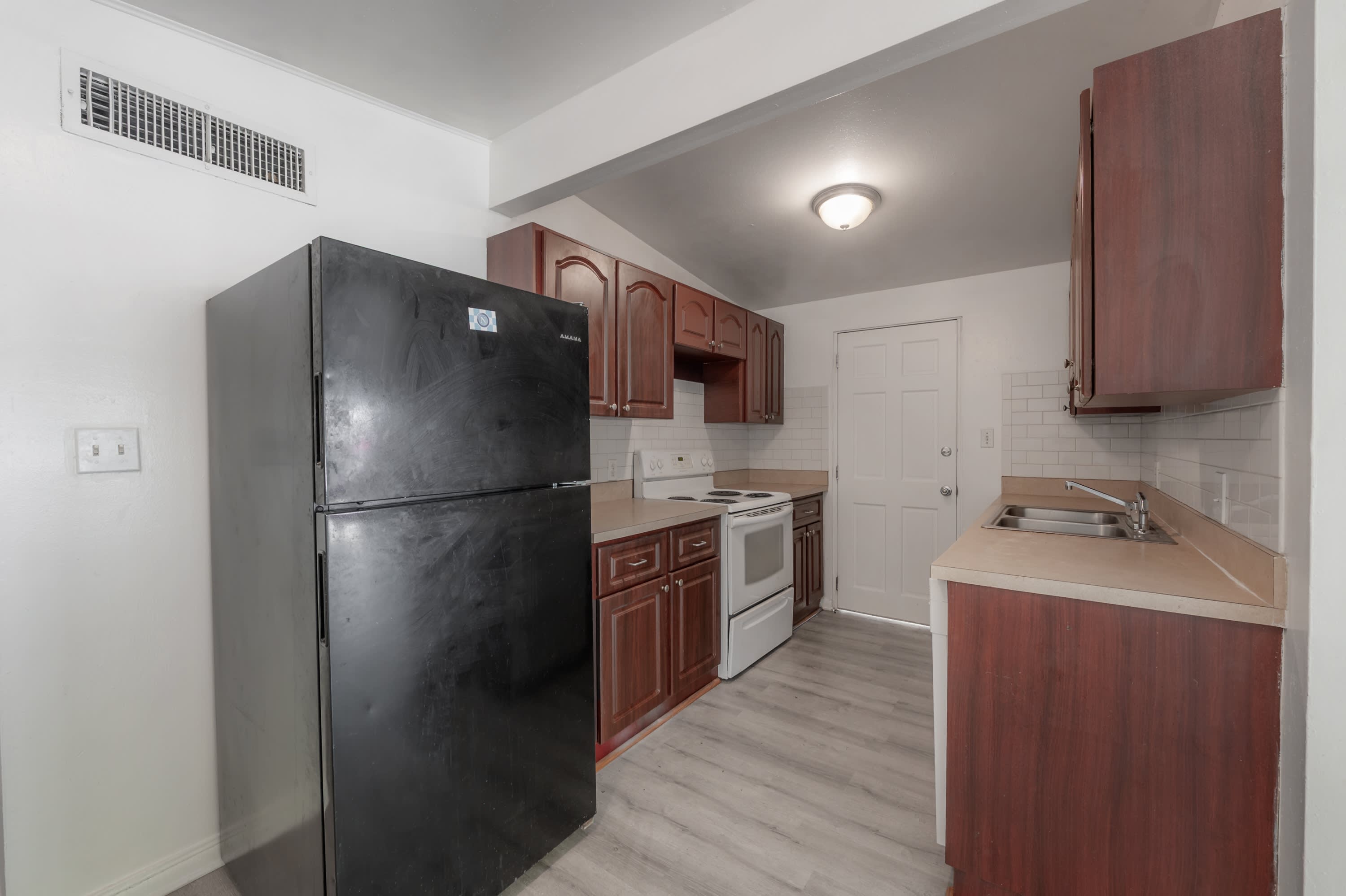 4017 Seminole Ave – photo 3