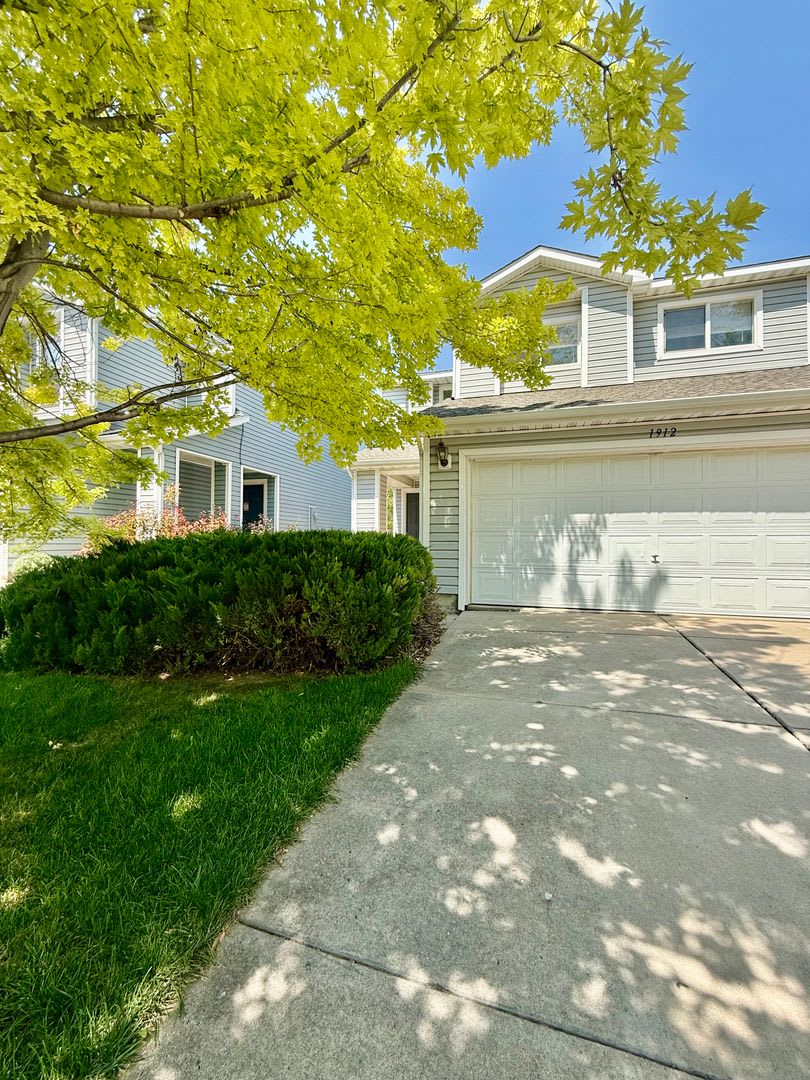 3 Bedroom 2 5 Bath Townhouse W 2 Car Garage – photo 3