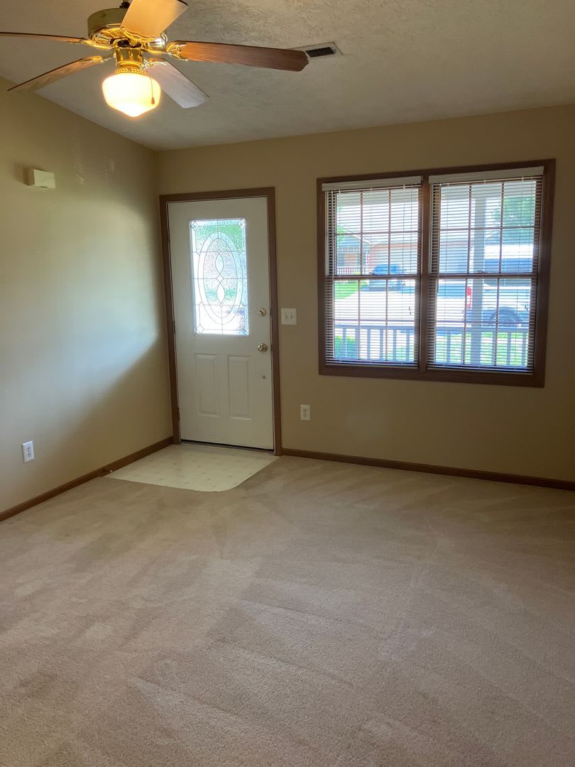 Ranch With 2 Bedrooms 1 Bath And 1 Car Attached Garage – photo 2