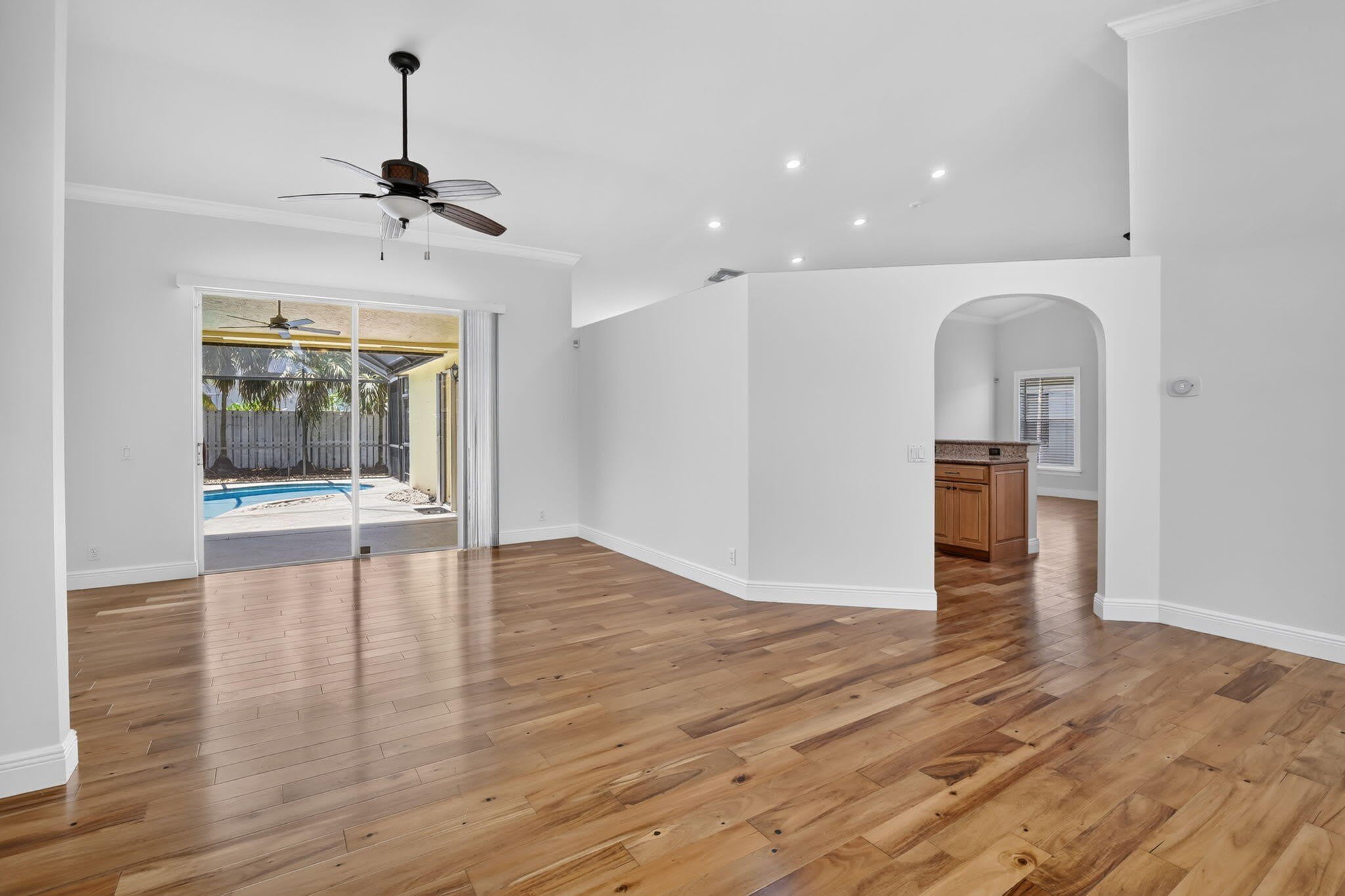 1959 Water Ridge Dr – photo 2