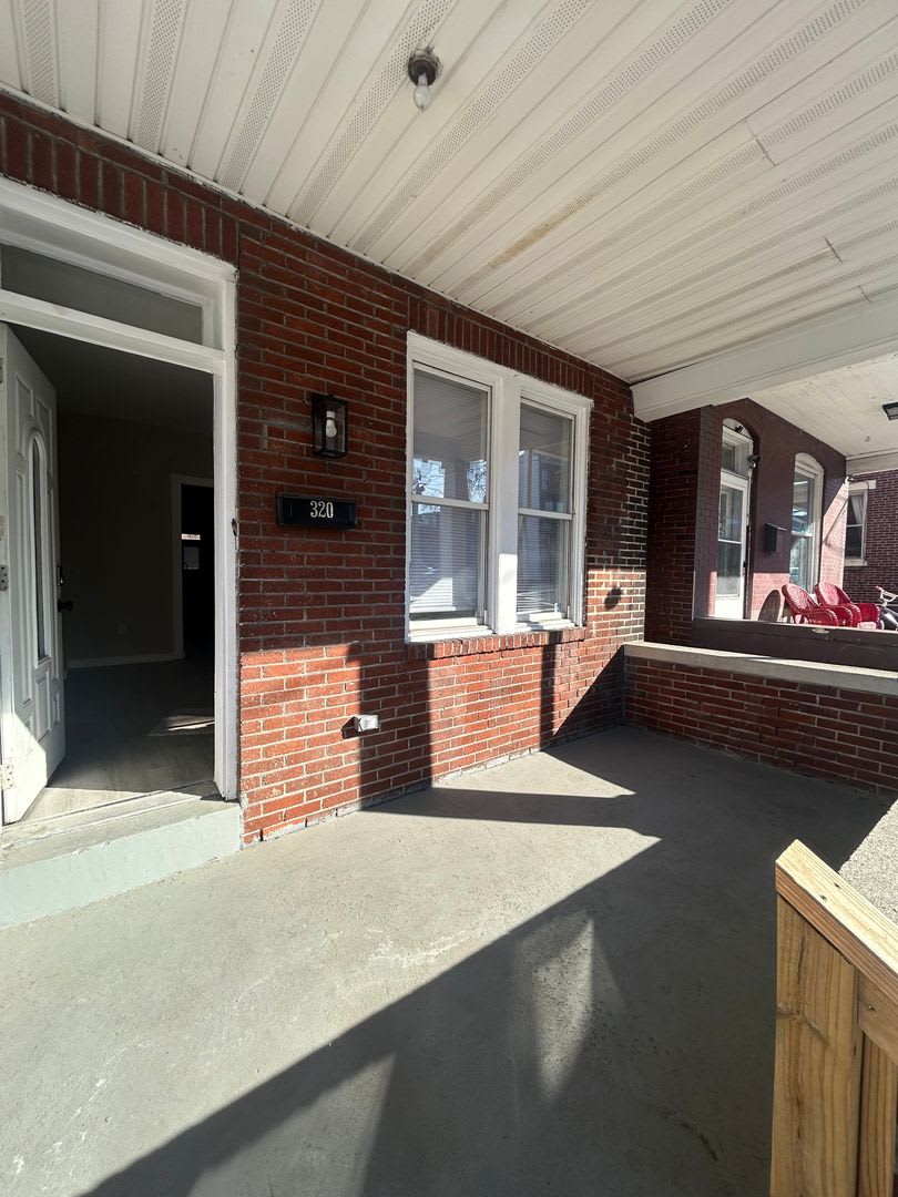 Beautiful 3 Bedroom Home in Harrisburg! – photo 2