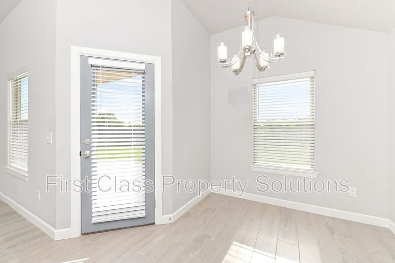 13500 Watson dr – photo 5