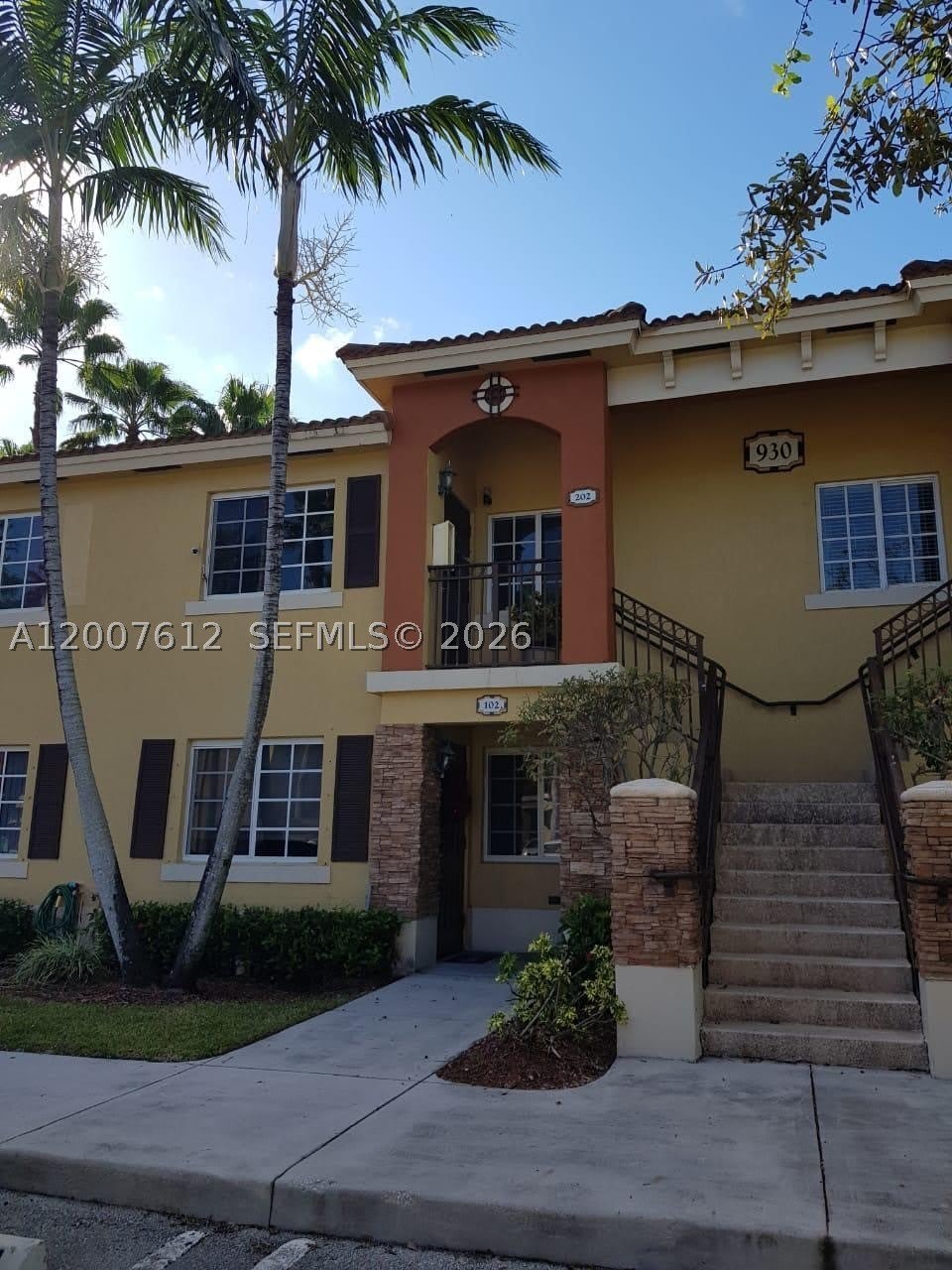 930 Ne 33Rd Ter – photo 1