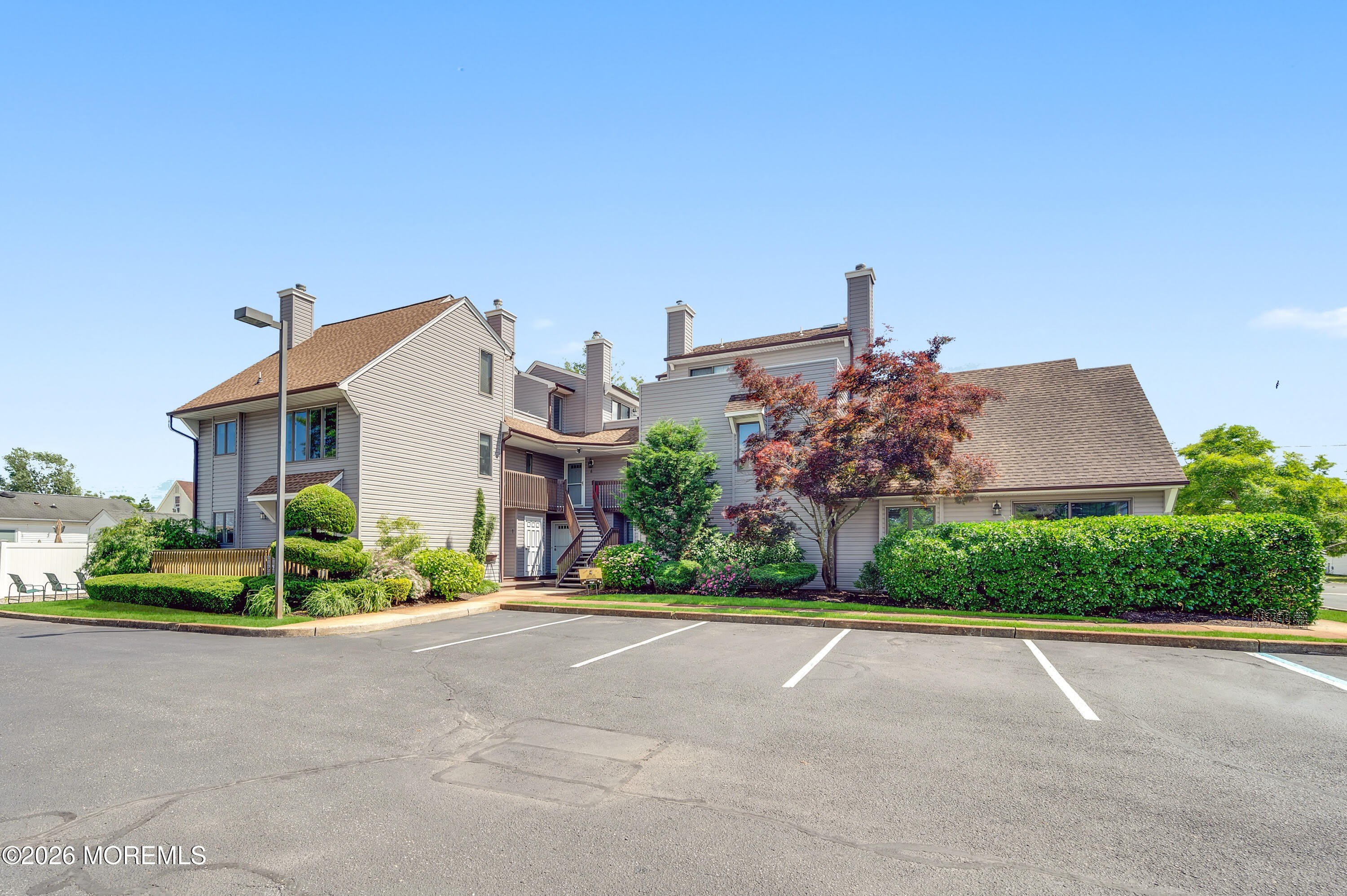 2230 Bridge Avenue – photo 2