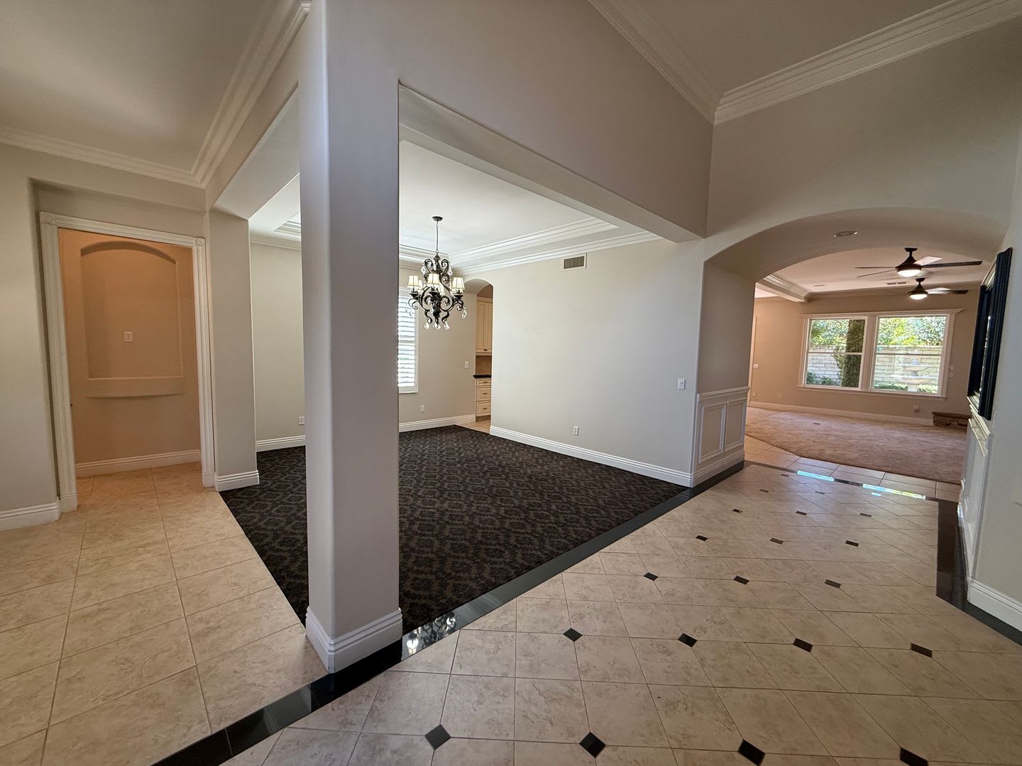 Stunning Seven Oaks Home – photo 5