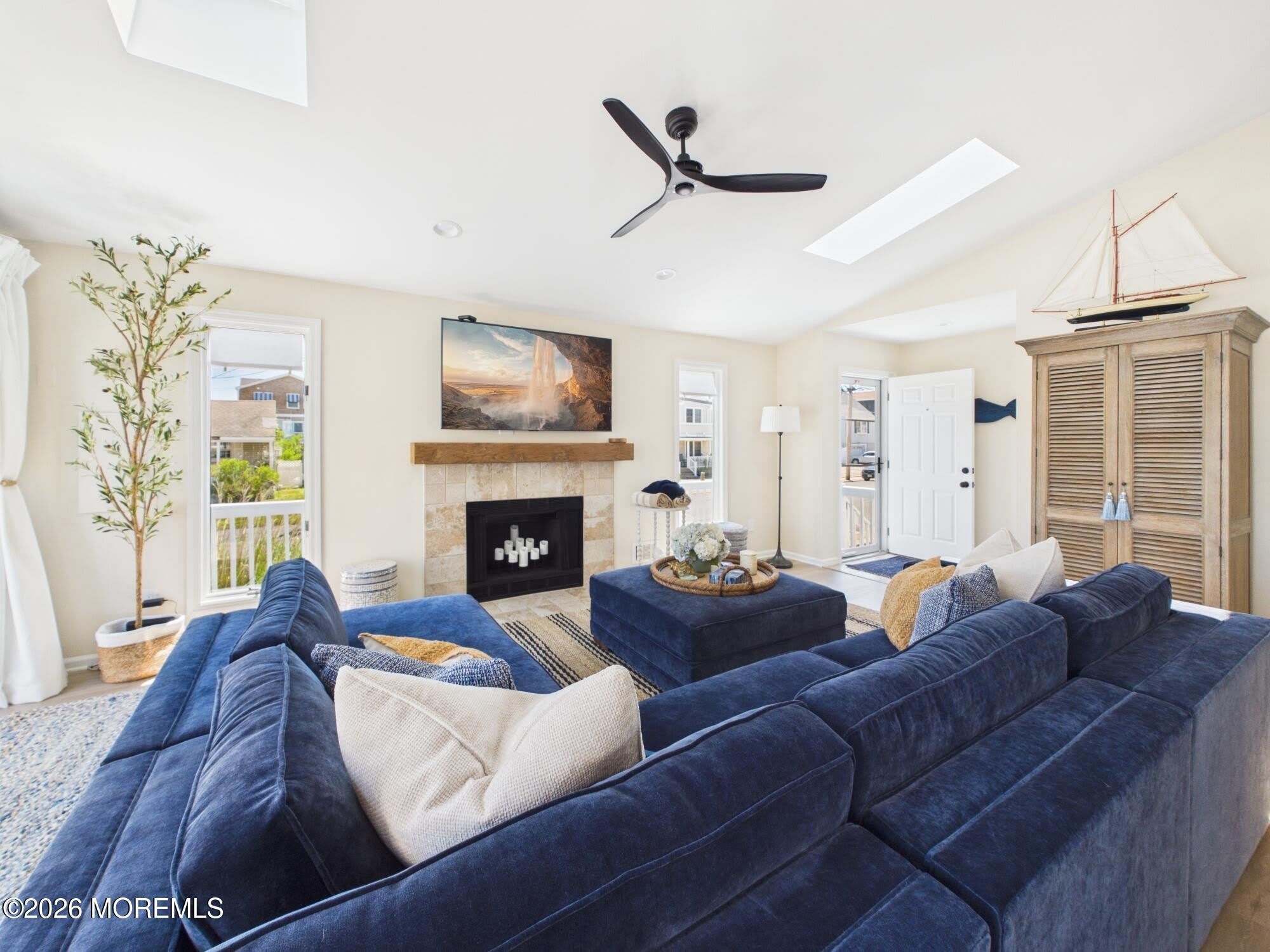 207 4th Avenue – photo 4
