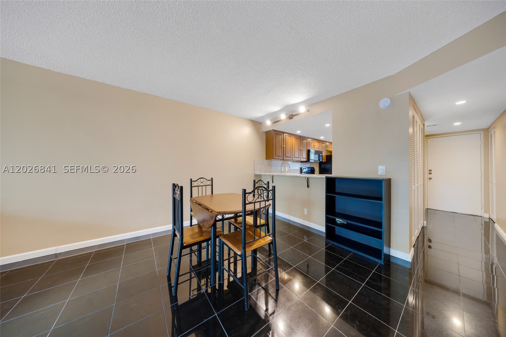 6075 N Sabal Palm Blvd – photo 4