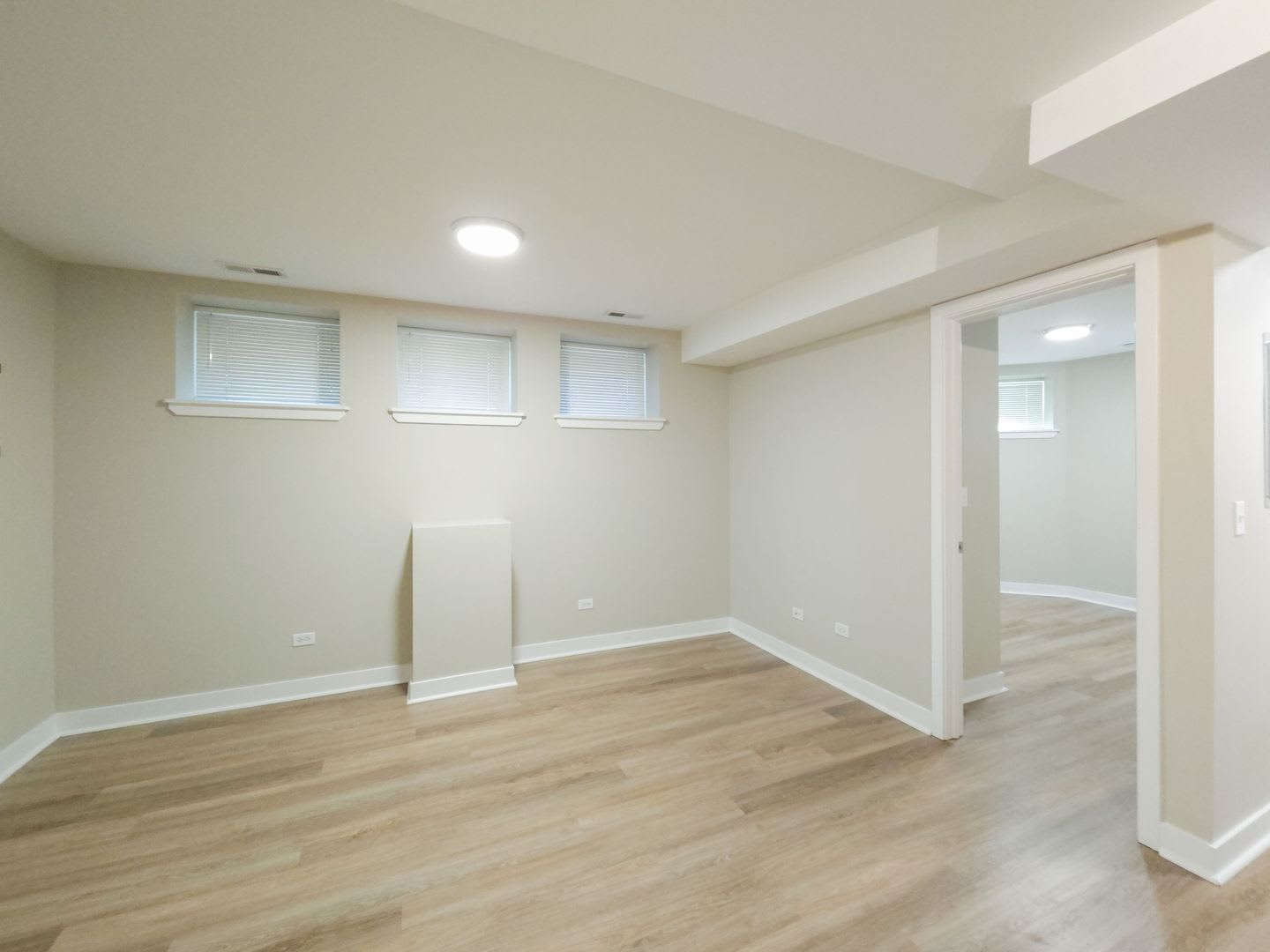 1900 N Lincoln Ave – photo 2