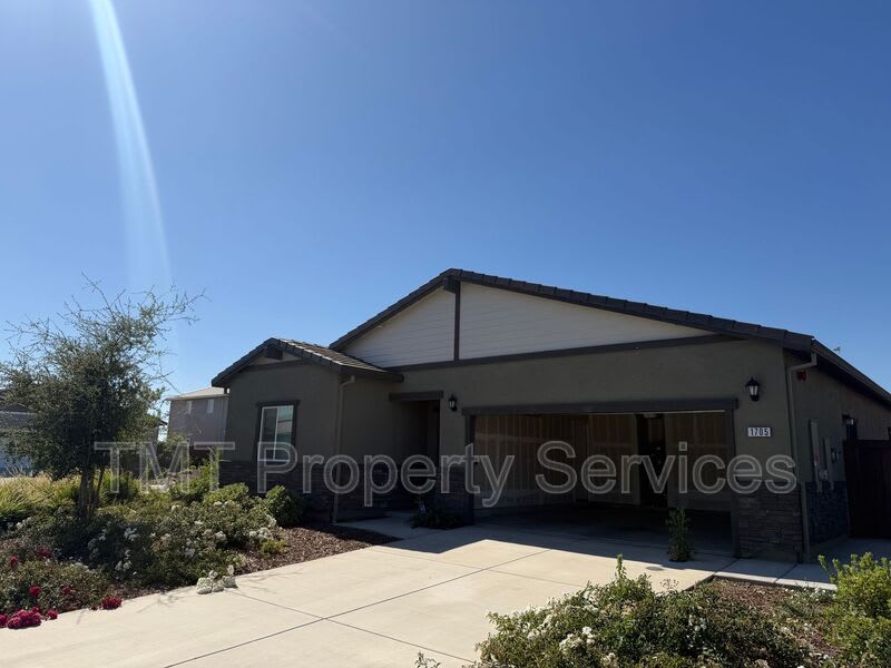 1705 Orchid Avenue – photo 2