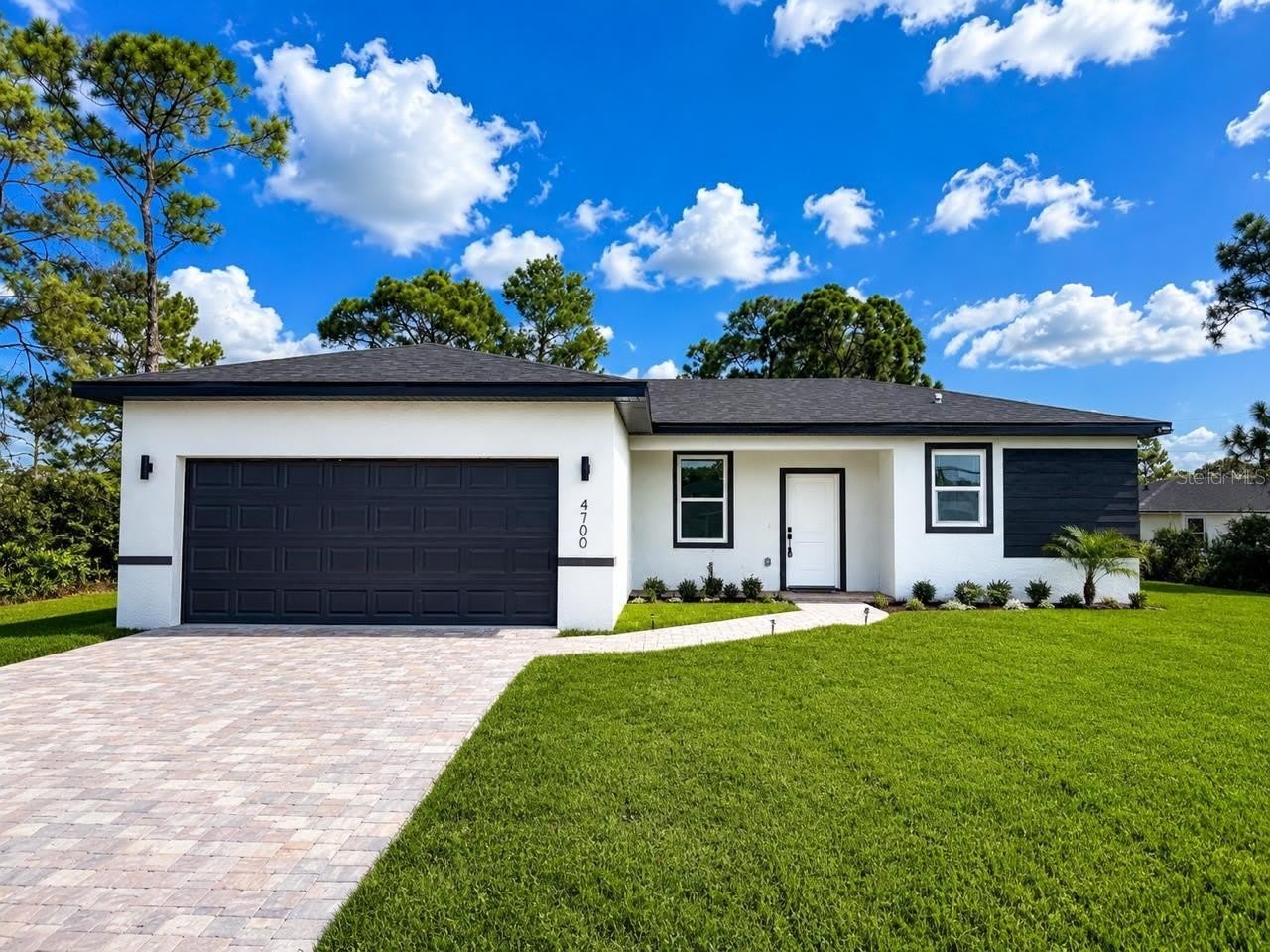 4700 SUNBEAM Street – photo 1