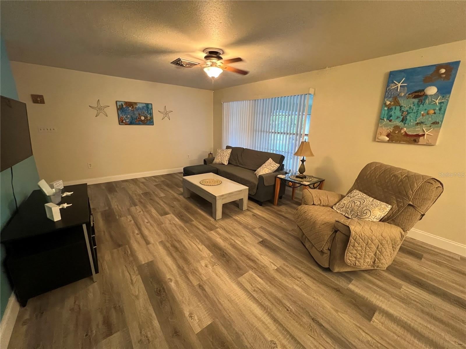 1406 N SATURN Avenue – photo 4