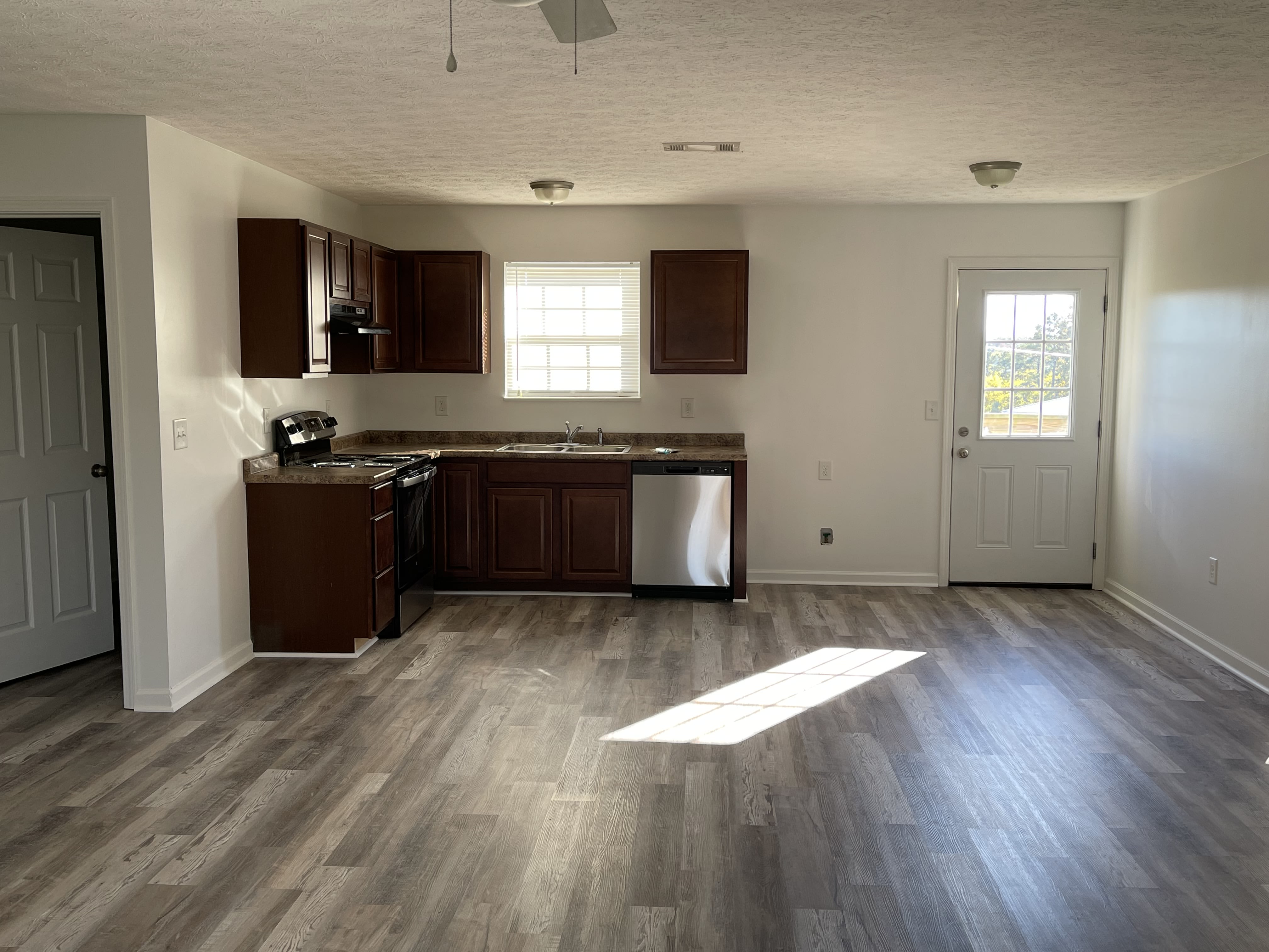 803 Quiet Oaks Way – photo 3