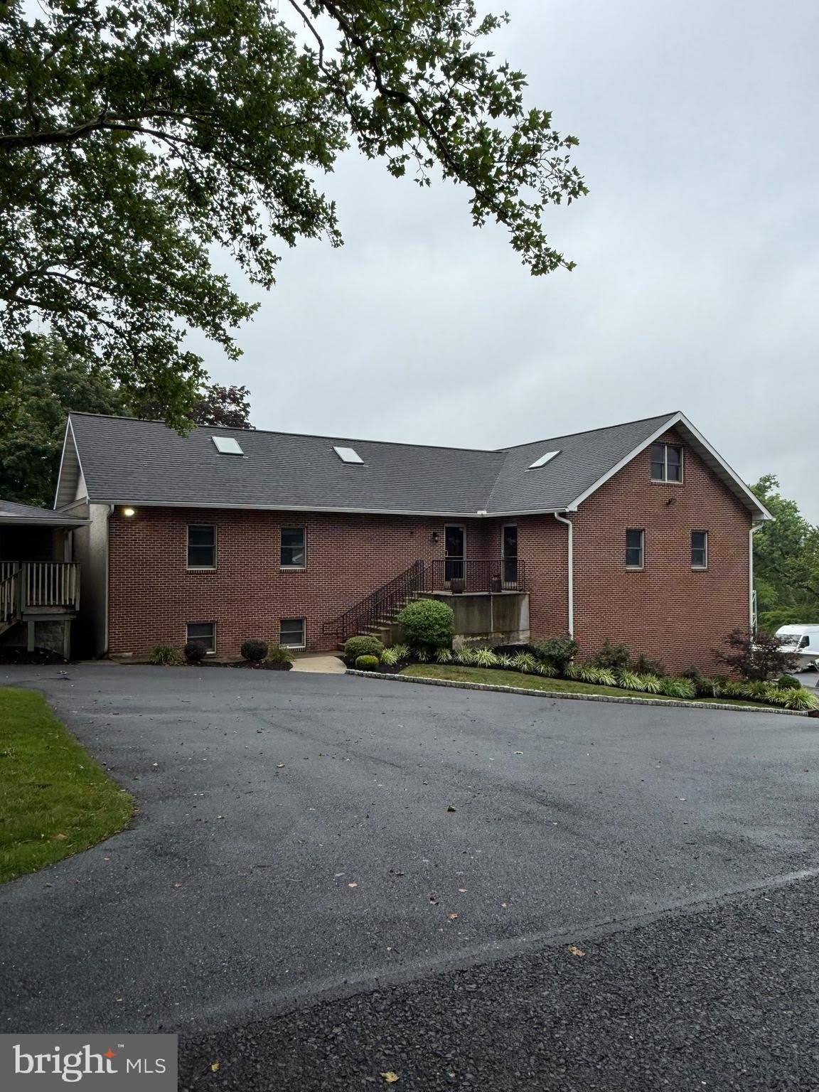 2813 E HIGH Street – photo 1