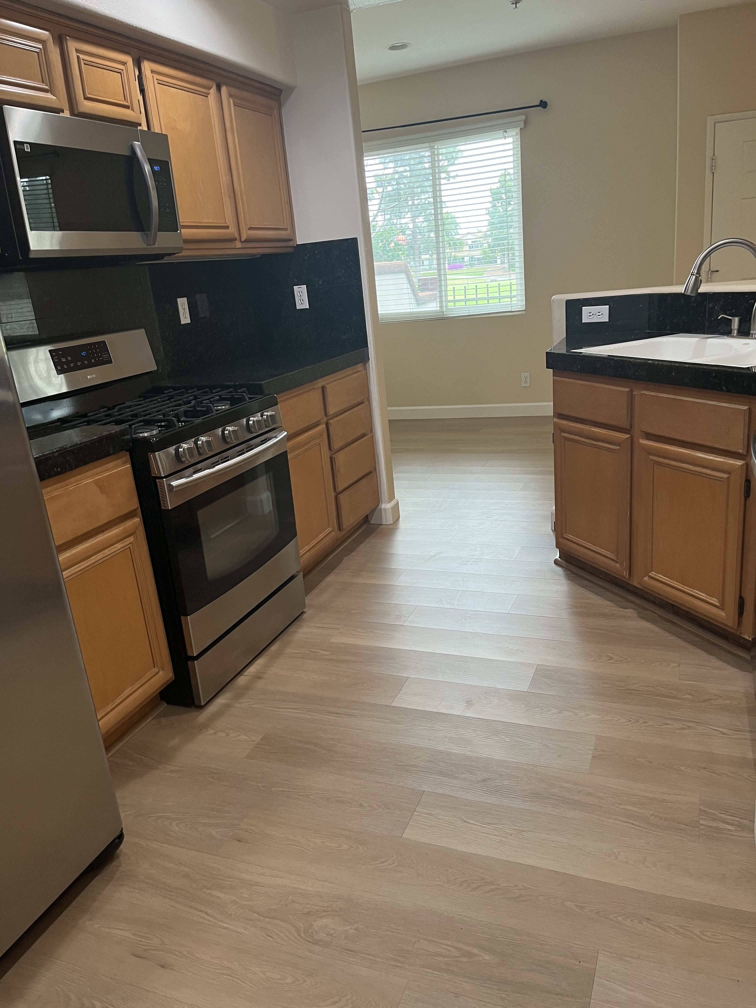 2384 Sunningdale Drive – photo 2
