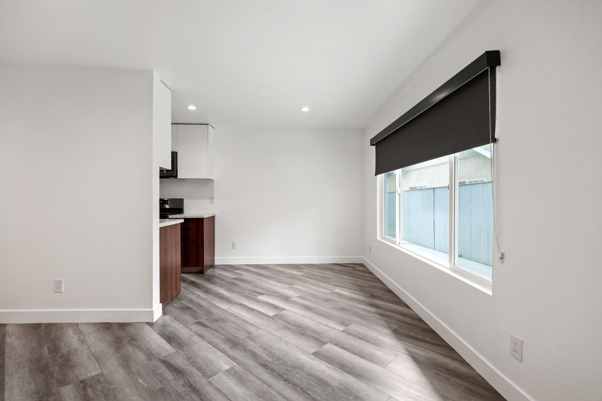 10121 Tabor Street – photo 1