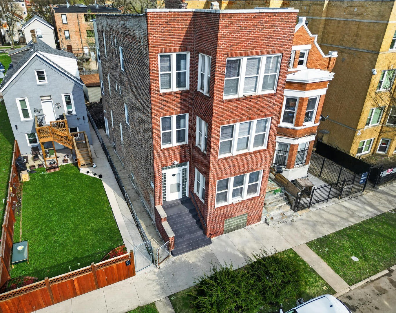 1419 S Kedvale Avenue – photo 2