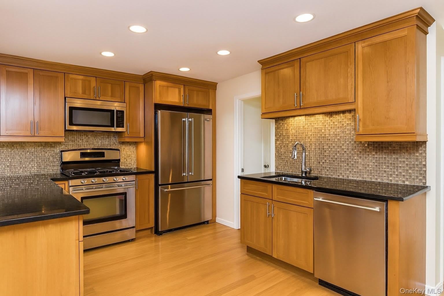 1020 Warburton Avenue – photo 5