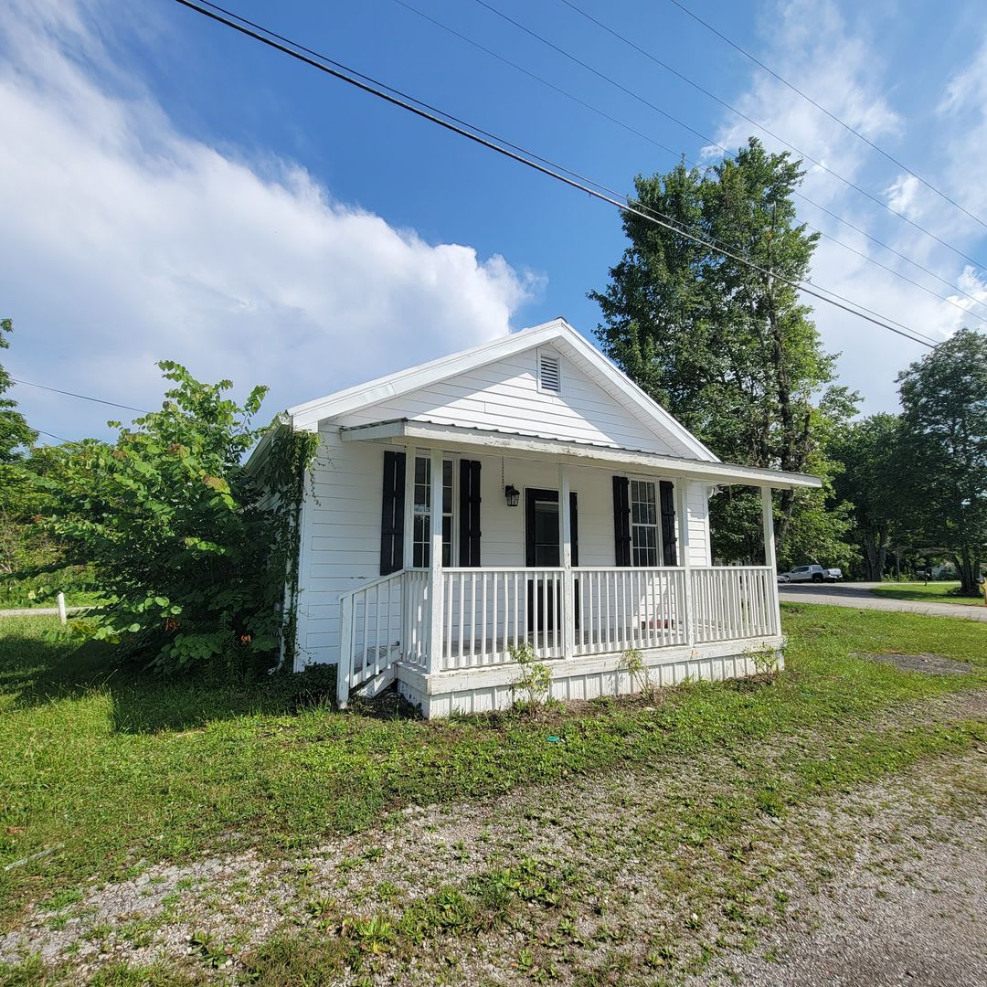 2 Bed, 1.5 Bath-Residential/Commercial – photo 2