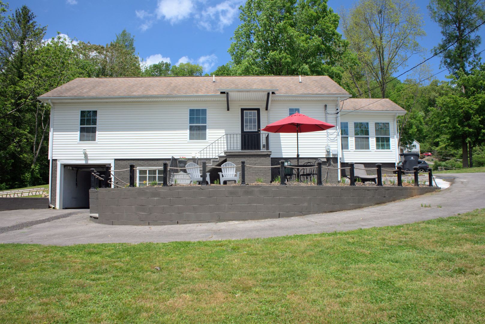 Knoxville 37914 Fully Furnished 3 Bedroom 2 Bath Home Short Term Lease Available – photo 3